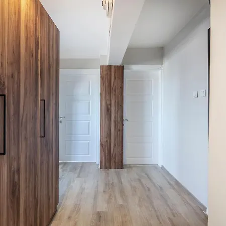 Altiparmak 4 Bedroom Apartment *